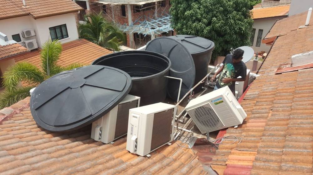 Rooftop water tank installation